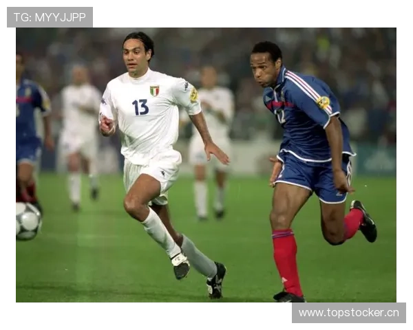 特里与内斯塔：巅峰期中卫对抗逻辑分化，单点绞杀vs体系协防