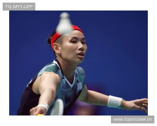 戴资颖打完比赛直接拎爱马仕去吃路边摊？