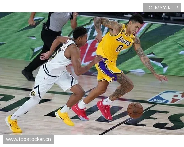 库兹马高效突破改变湖人进攻节奏，提升关键回合得分能力